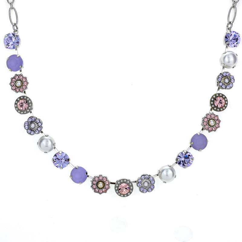 Lovable Rosette Necklace in "Romance"