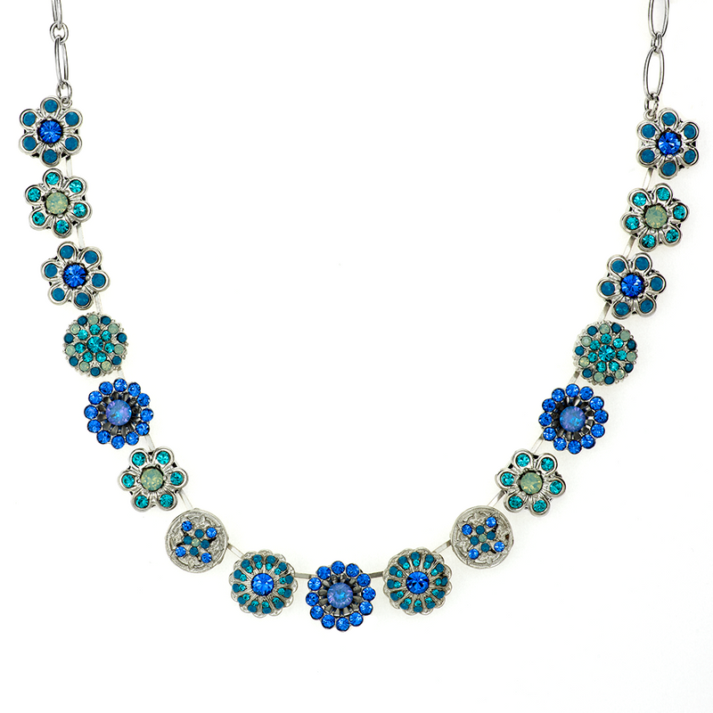 Extra Luxurious Rosette Necklace in "Serenity"
