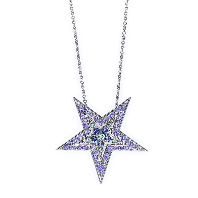 Fun Finds Star Pendant in "Matcha"